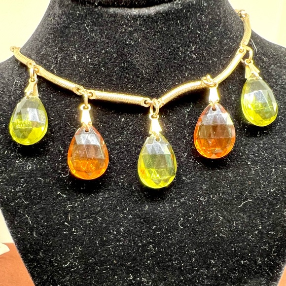 Sarah Coventry Hard-to-Find Faceted Green Orange Teardrop Necklace Book Piece - Picture 5 of 12